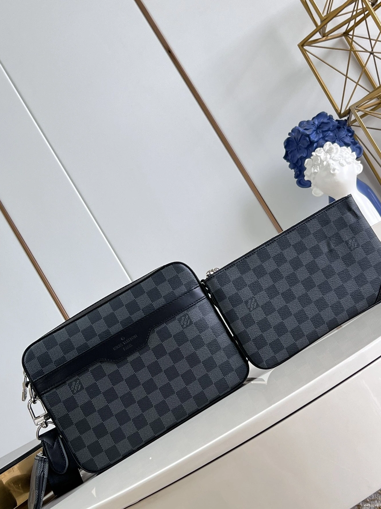 WIS MESSENGER LOUIS TRIO VUITTON 0915